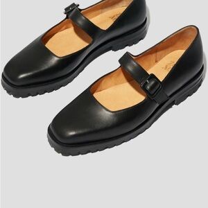 Zou Xou Uchi Flat in Black Leather Sq Toe Mary Jane Sz 9 (Fits more like 8.5)